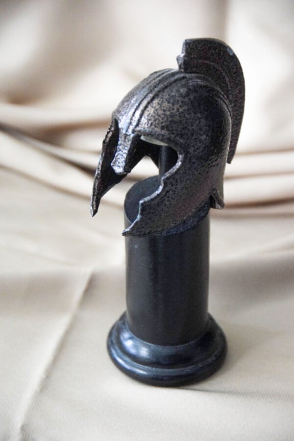 FIGURA DE ARMADURA CASCO