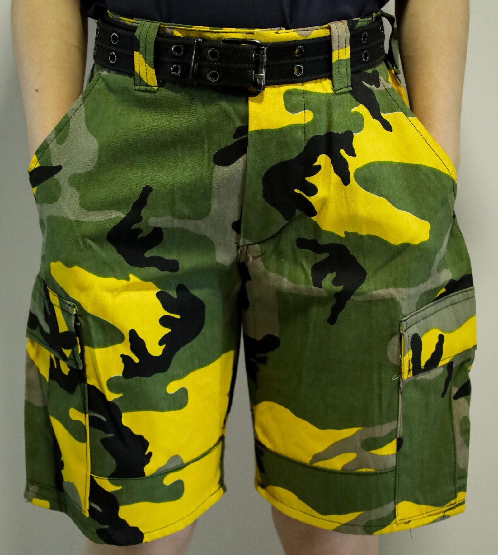 BERMUDA CAMUFLAJE VERDE CON AMARILLO